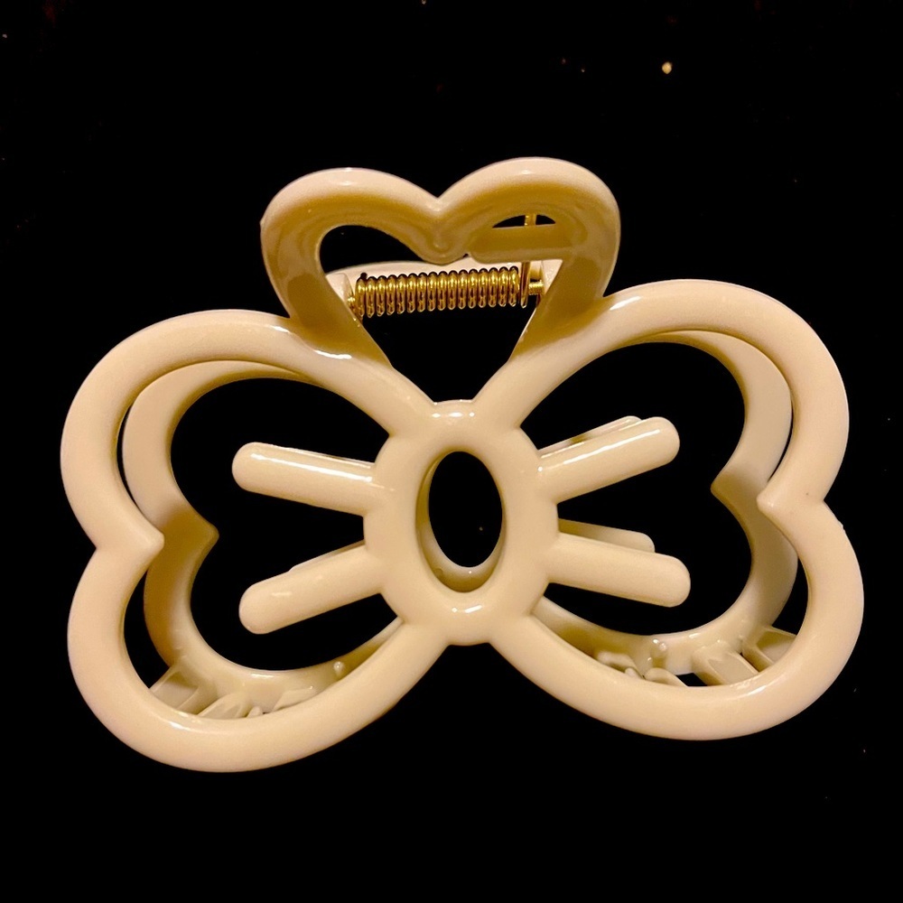 Hello hello kitty claw clip